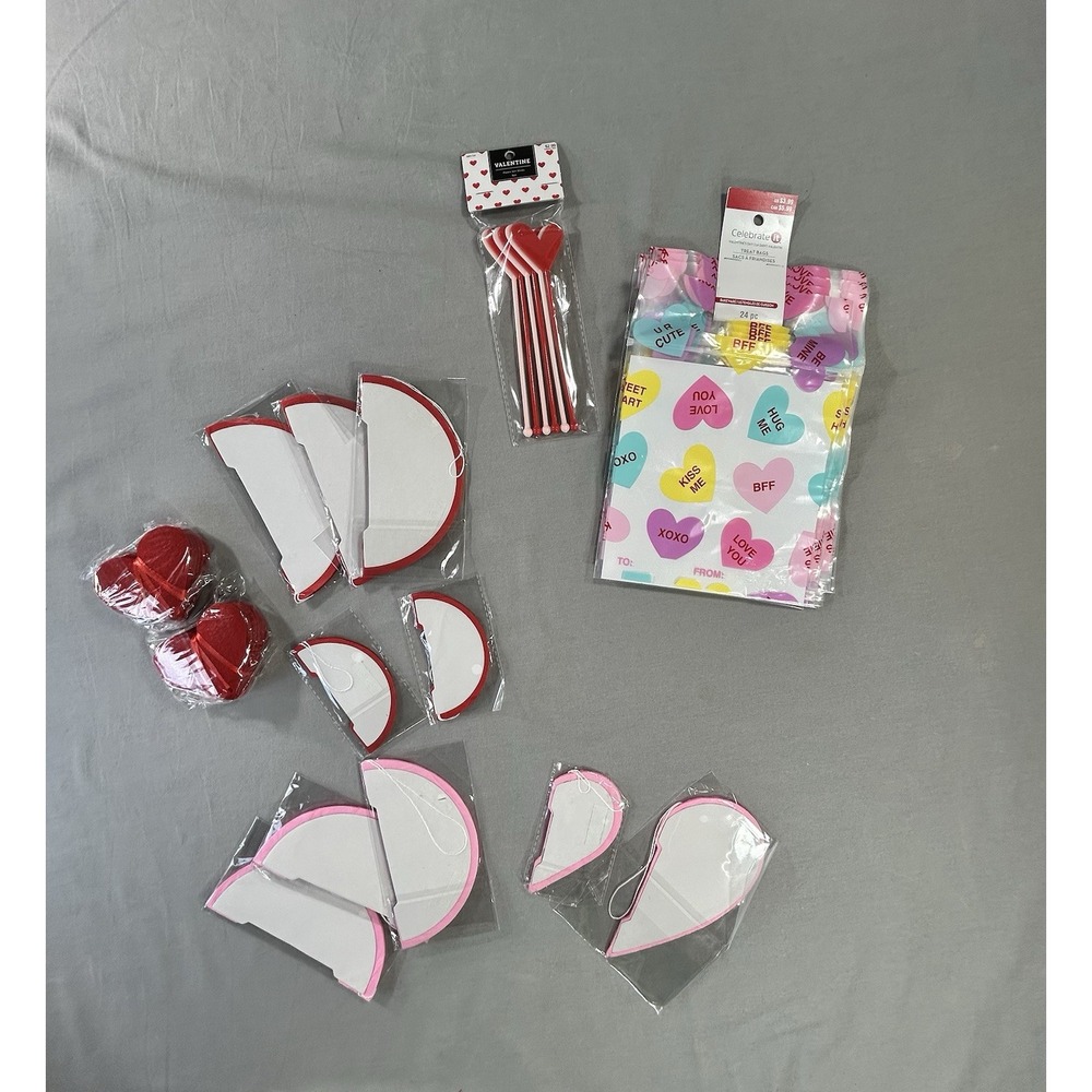Valentines Day Party Supplies Lot Of 14 Items New One Treat Bag Has Flaw.